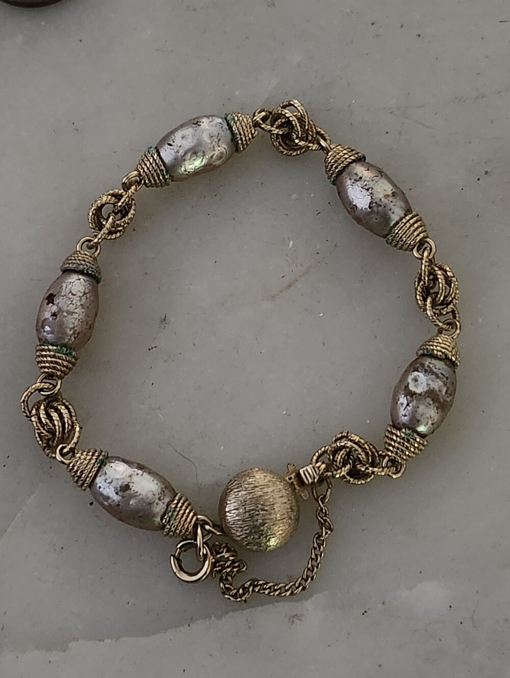 Vintage-Style Gold Tone  Bracelet With Barrel Shaped Silver Barrel Beads